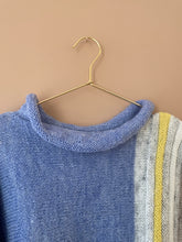 Cargar imagen en el visor de la galería, Striped Neck Knit Vintage Jumper L