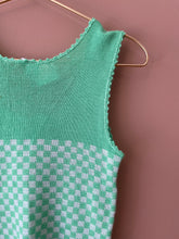 Cargar imagen en el visor de la galería, Lime soda knit tank XS