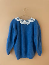 Cargar imagen en el visor de la galería, Lace Collar Blue Mohair Jumper L