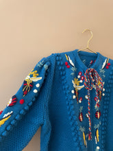 Cargar imagen en el visor de la galería, Georgeous Embroidered Austrian Cardigan L