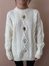 Cargar imagen en el visor de la galería, Sun on the tablecloth M-L