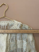 Cargar imagen en el visor de la galería, A cardigan that lets the light through M-L