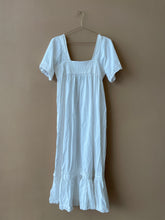 Cargar imagen en el visor de la galería, Laura Ashley white cotton dress M-L