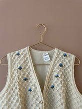 Cargar imagen en el visor de la galería, Cream Embroidered Vintage Vest M