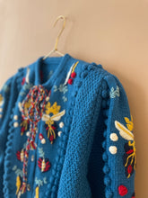 Cargar imagen en el visor de la galería, Georgeous Embroidered Austrian Cardigan L