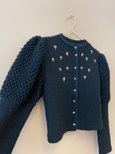 Cargar imagen en el visor de la galería, Cardigan for reading Jane Austen while it rains outside S-M