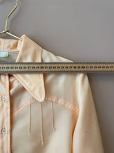 Cargar imagen en el visor de la galería, A shirt for an old summer M