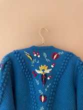 Cargar imagen en el visor de la galería, Georgeous Embroidered Austrian Cardigan L