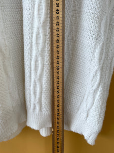 Embroidered White Vintage Sweater M-L