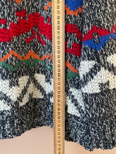 Cargar imagen en el visor de la galería, Sweater an early 1990s mountain trip L