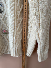 Cargar imagen en el visor de la galería, Sun on the tablecloth M-L