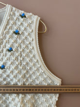 Cargar imagen en el visor de la galería, Cream Embroidered Vintage Vest M