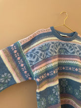Cargar imagen en el visor de la galería, Jacquard 90s Vintage Sweater L