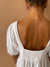 Cargar imagen en el visor de la galería, Laura Ashley white cotton dress M-L