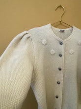 Cargar imagen en el visor de la galería, Lovely Embroidered Cream Austrian Cardigan S