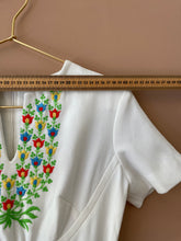 Cargar imagen en el visor de la galería, The meadow embroidery dress S-M