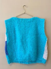 Cargar imagen en el visor de la galería, The sweater knitted by your cool aunt whom you adore XL