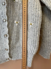 Cargar imagen en el visor de la galería, A cardigan for a quiet spring M-L