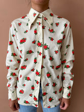 Cargar imagen en el visor de la galería, Roses on ivory shirt M-L