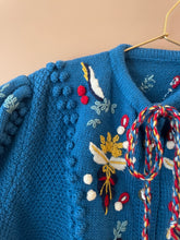 Cargar imagen en el visor de la galería, Georgeous Embroidered Austrian Cardigan L
