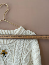 Cargar imagen en el visor de la galería, Sun on the tablecloth M-L