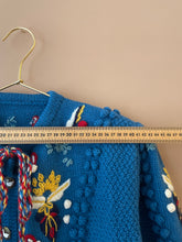 Cargar imagen en el visor de la galería, Georgeous Embroidered Austrian Cardigan L