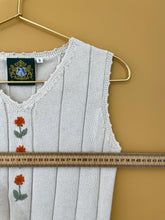 Cargar imagen en el visor de la galería, Embroidered Beige Knitted Top S