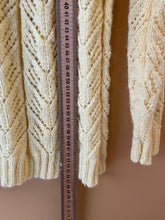 Cargar imagen en el visor de la galería, Light Yellow Handmade Embroidered Knitted Sweater L