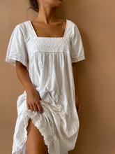 Cargar imagen en el visor de la galería, Laura Ashley white cotton dress M-L