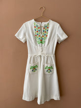 Cargar imagen en el visor de la galería, The meadow embroidery dress S-M