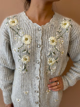 Cargar imagen en el visor de la galería, A cardigan for a quiet spring M-L