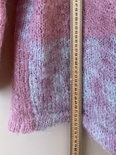 Cargar imagen en el visor de la galería, Wear something warm while the house is heating up L