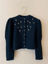 Cargar imagen en el visor de la galería, Cardigan for reading Jane Austen while it rains outside S-M