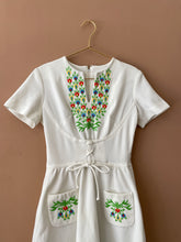 Cargar imagen en el visor de la galería, The meadow embroidery dress S-M