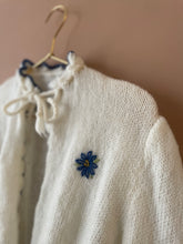 Cargar imagen en el visor de la galería, Cream Warm Hadmade Vintage Cardigan S-M