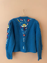Cargar imagen en el visor de la galería, Georgeous Embroidered Austrian Cardigan L
