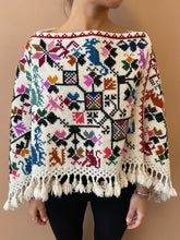 Cargar imagen en el visor de la galería, Colourful folk handwoven poncho one size