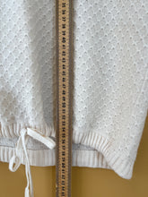 Cargar imagen en el visor de la galería, V Neck Embroidered Knitted Sweater L