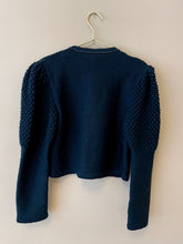 Cargar imagen en el visor de la galería, Cardigan for reading Jane Austen while it rains outside S-M