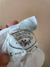 Cargar imagen en el visor de la galería, Laura Ashley white cotton dress M-L