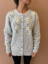 Cargar imagen en el visor de la galería, A cardigan for a quiet spring M-L