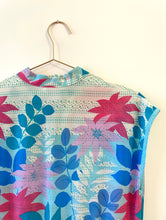 Cargar imagen en el visor de la galería, Colorful 80s Summer Midi Dress L