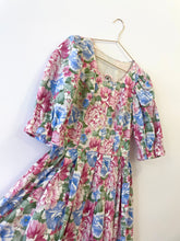 Cargar imagen en el visor de la galería, Spring Austrian Vintage Dress M