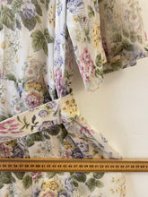 Cargar imagen en el visor de la galería, Transparent Bouquet Vintage Dress L