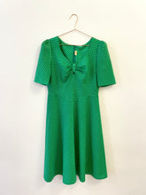 Cargar imagen en el visor de la galería, Green Polka Dot Vintage Dress M-L
