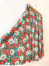 Cargar imagen en el visor de la galería, A Line Floral 70s Midi Skirt M-L