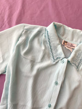 Cargar imagen en el visor de la galería, Pastel Green Silk Blouse  M