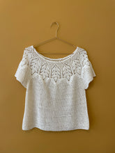 Cargar imagen en el visor de la galería, Handmade White Crochet Top M