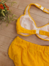 Cargar imagen en el visor de la galería, Iconic Yellow 70s Vintage Bikini 36-38