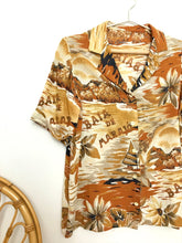 Cargar imagen en el visor de la galería, Sand Tropical Print Vintage Aloha Shirt S-M